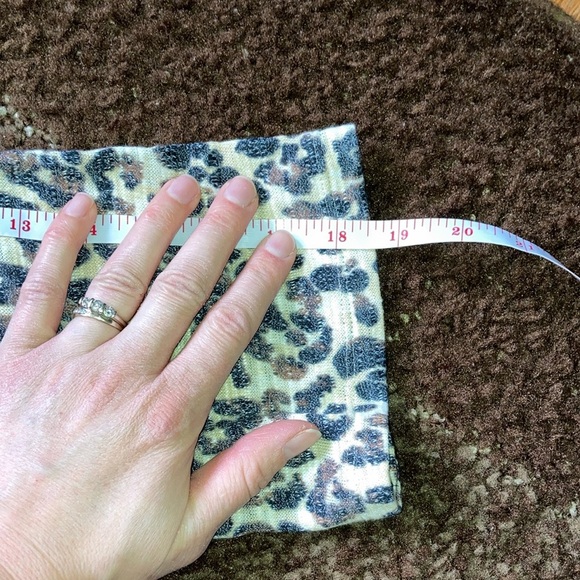 Jones New York Cream Ruched 3/4 Sleeve Blouse - Picture 13 of 13